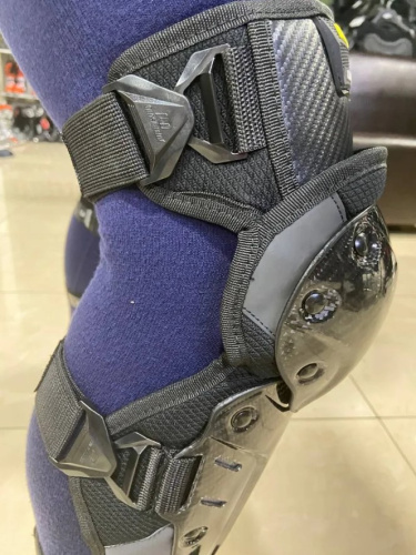 Ones Again Наколенники Carbon Fiber Force в Чебоксарах