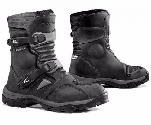 Forma Мотоботы Adventure Low Black в Чебоксарах